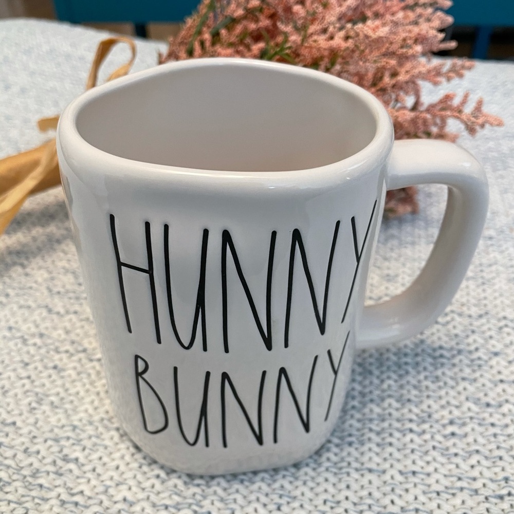 Rae Dunn HUNNY BUNNY mug NWT 🐰🐰🐇🐇